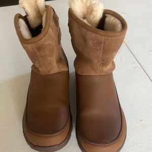 UGG Tamarind Winter Youth Kids Sz 1 Boots Brown Waterproof Wool Lined 1012383K